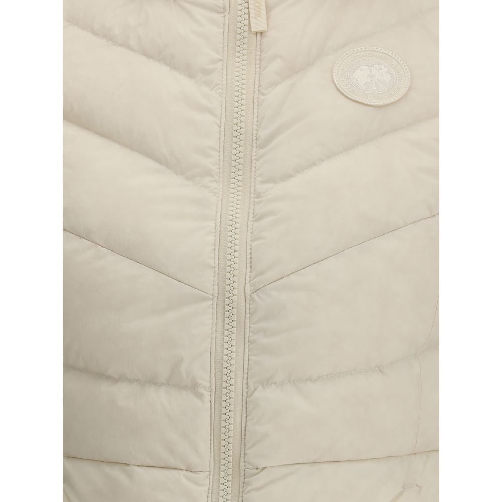 Sleeveless Jacket with a removable hood
