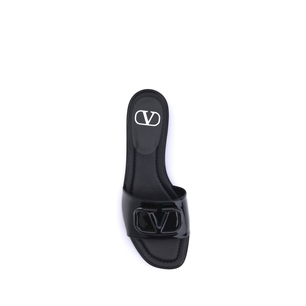 Patent leathe VLogo slide Sandals