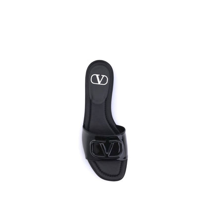 Patent leathe VLogo slide Sandals