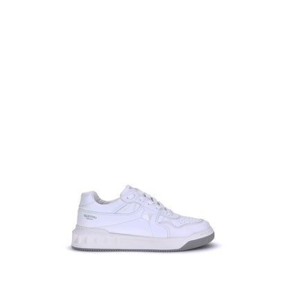 One Stud Low-Top Sneakers