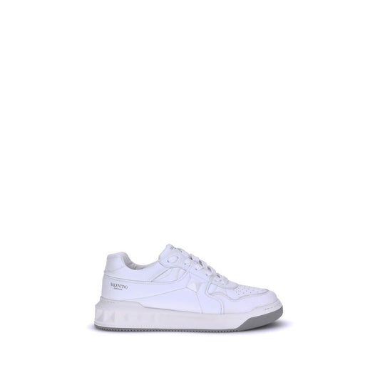 One Stud Low-Top Sneakers