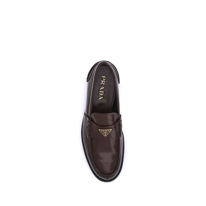Triangular plaque Loafers